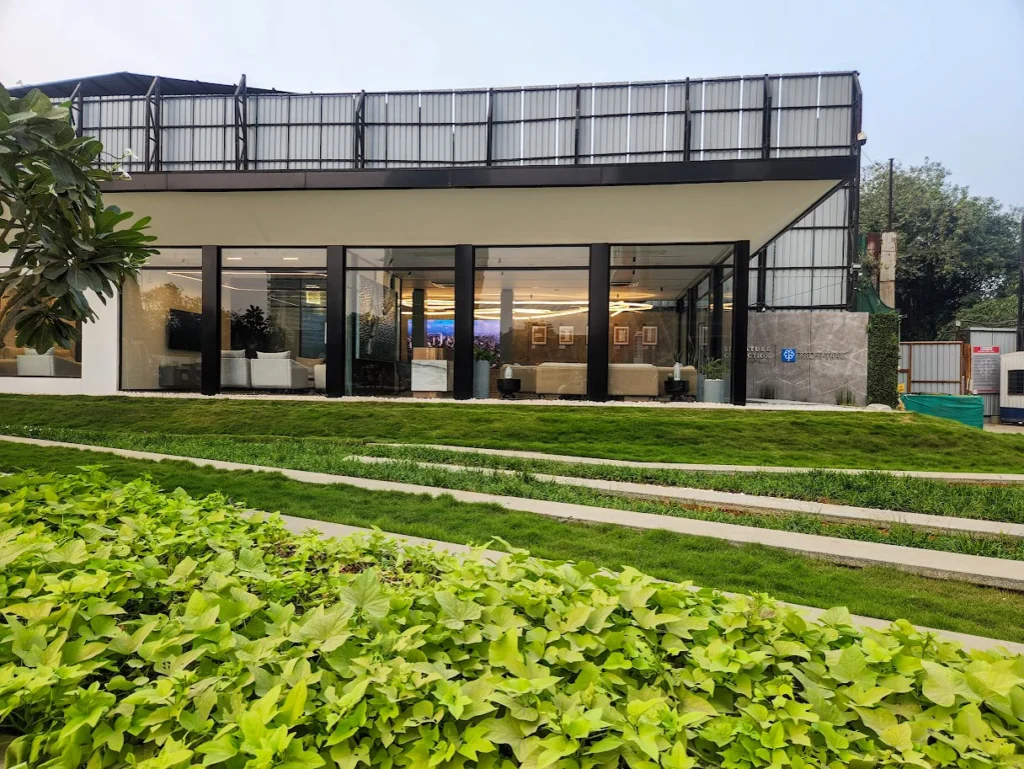 Reflective glass façade at Kalpataru Sales Centre in Worli